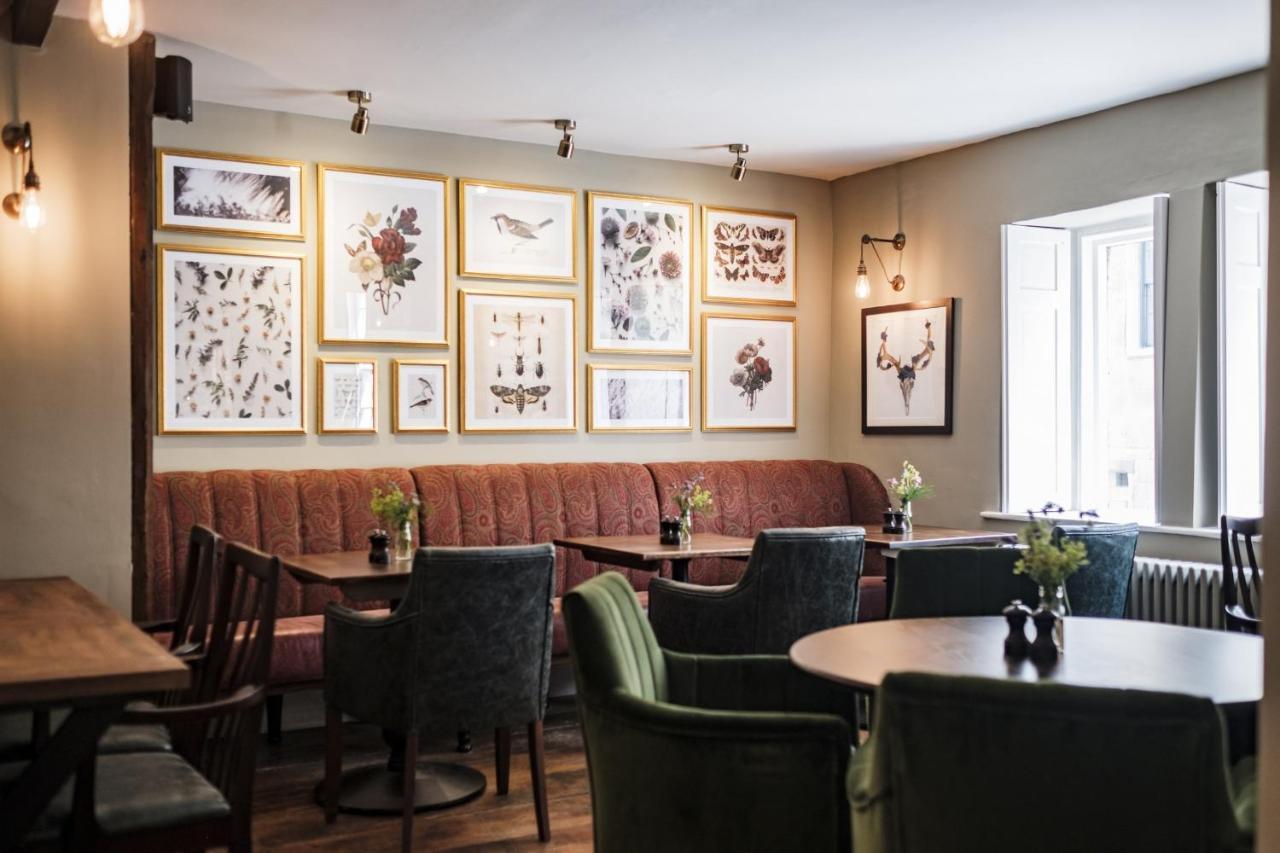 Hotel The Methuen Arms Corsham Exterior foto The interior of the restaurant
