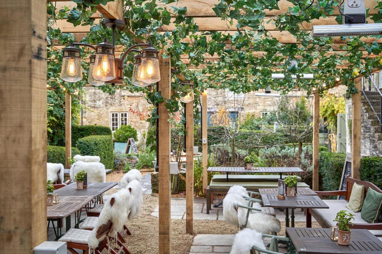 Hotel The Methuen Arms Corsham Exterior foto The Pergola at The Swan
