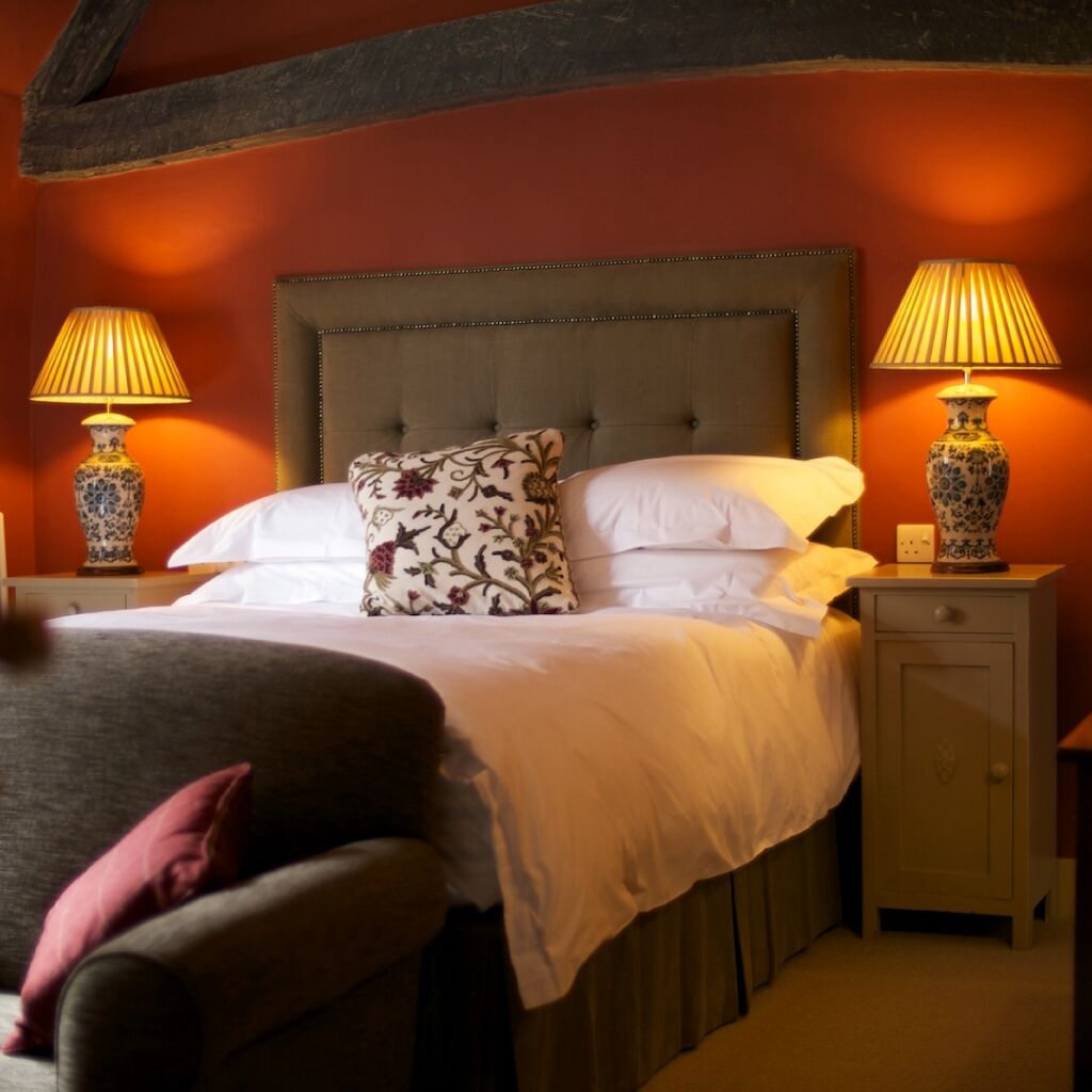 Hotel The Methuen Arms Corsham Exterior foto A bedroom at The Pig