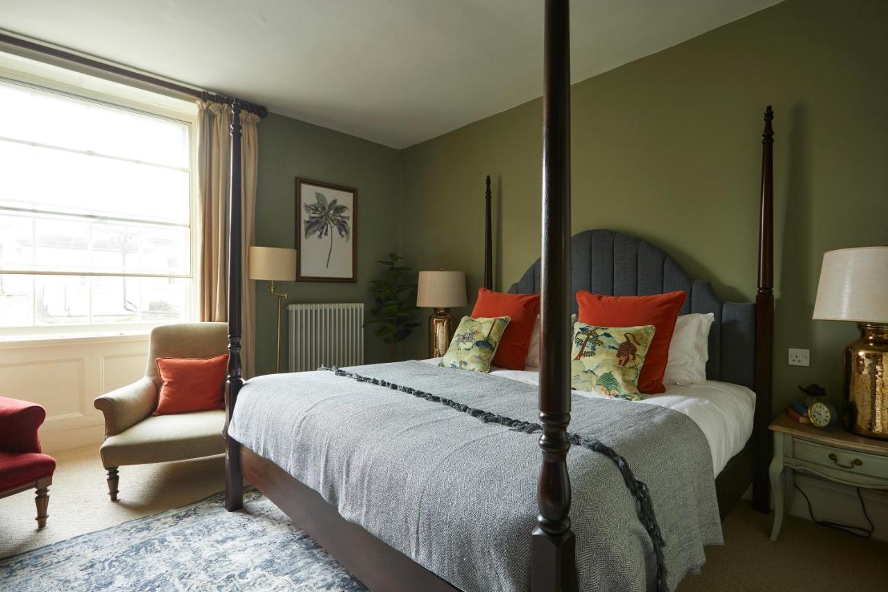Hotel The Methuen Arms Corsham Exterior foto The Old parsonage, bedroom